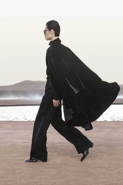 Look 12